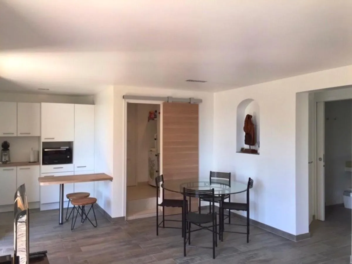 Appartement Confortable: Hyères Retreat with Private Pool Hyeres